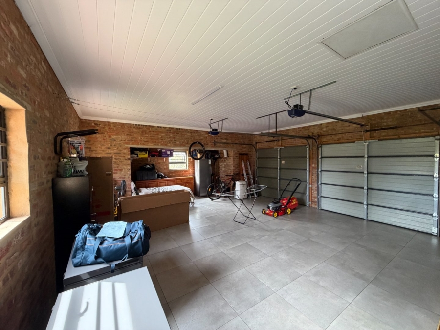 3 Bedroom Property for Sale in Lekwena Wildlife Estate North West